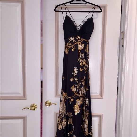 Black Lace and Gold Floral Evening Gown - Picture 4 of 16